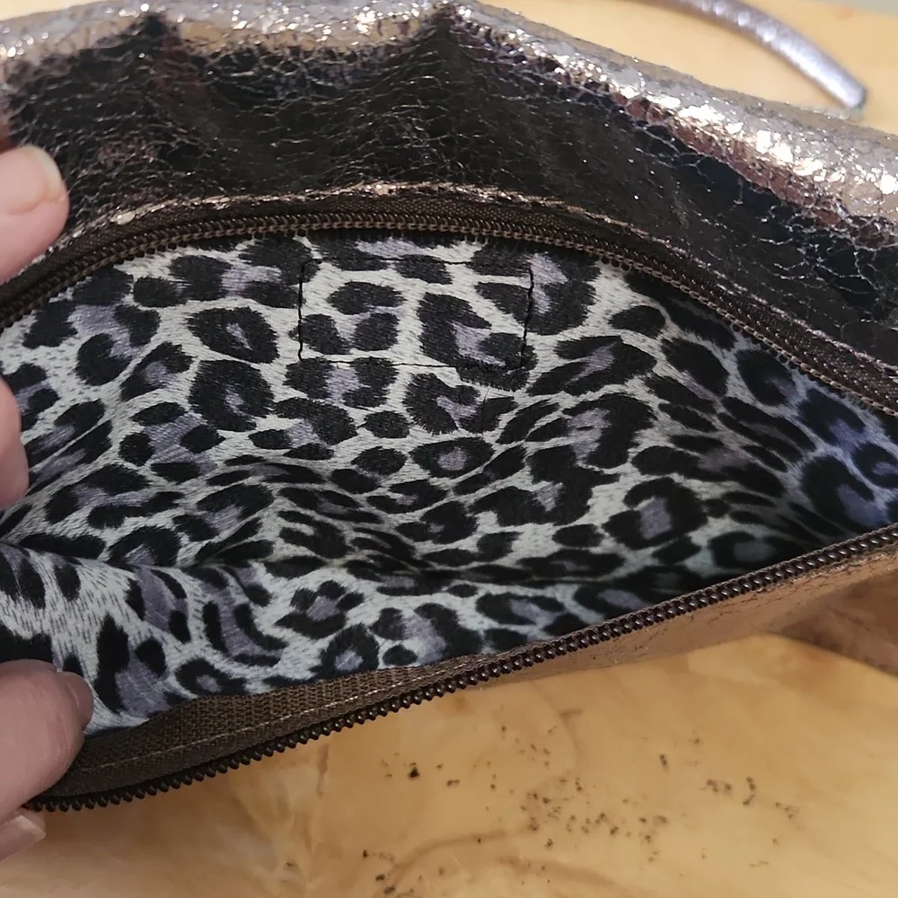 Sorial Metalic Turn Lock Crossbody Purse Handbag with Chain Strap - Picture 6 of 12